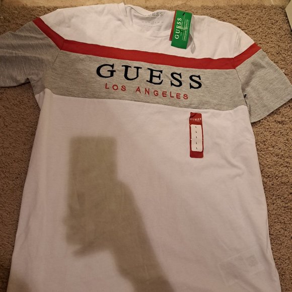Guess Tshirt - Picture 1 of 1